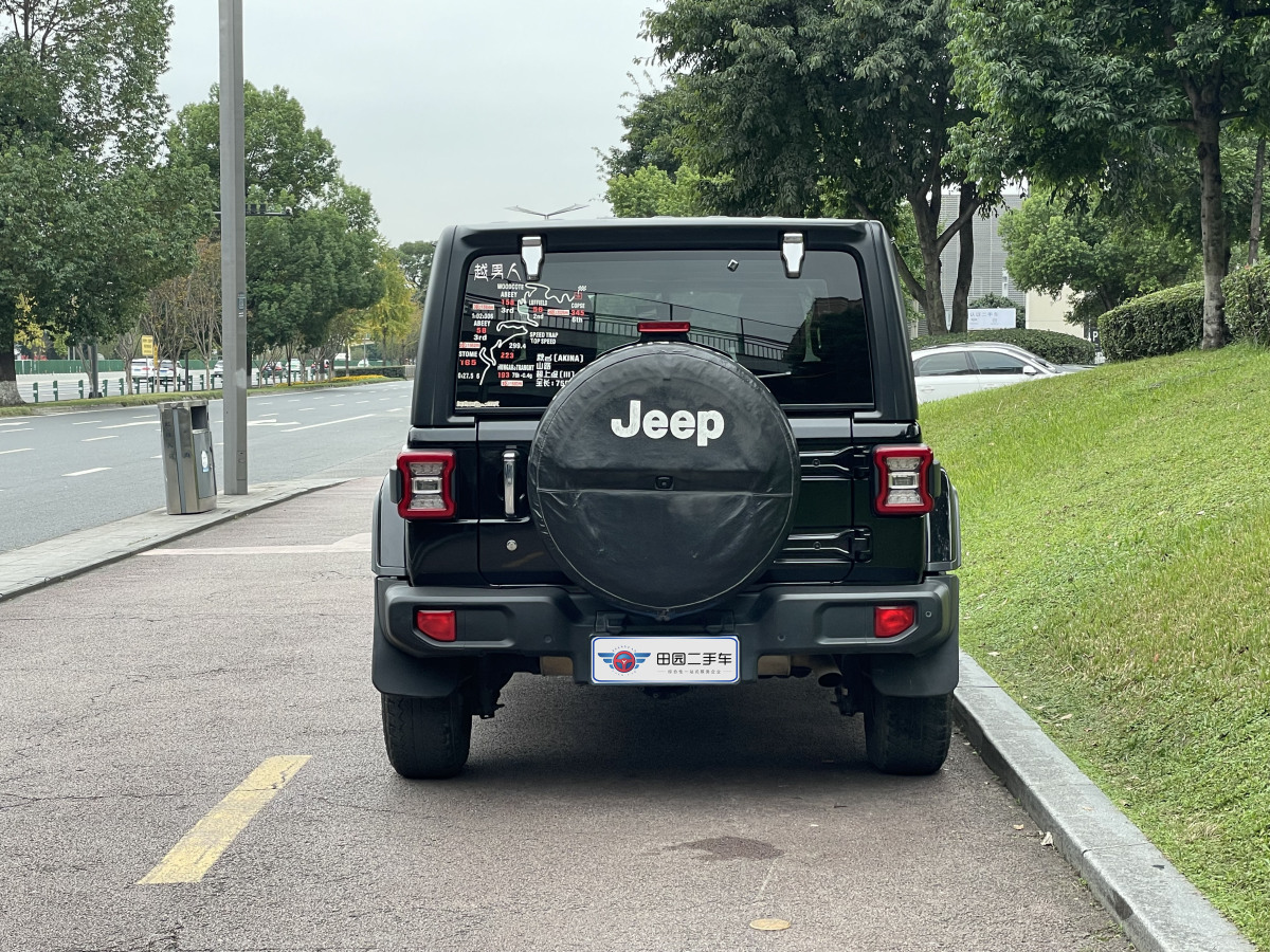 Jeep 牧馬人  2019款 2.0T Sahara 四門版 國(guó)VI圖片