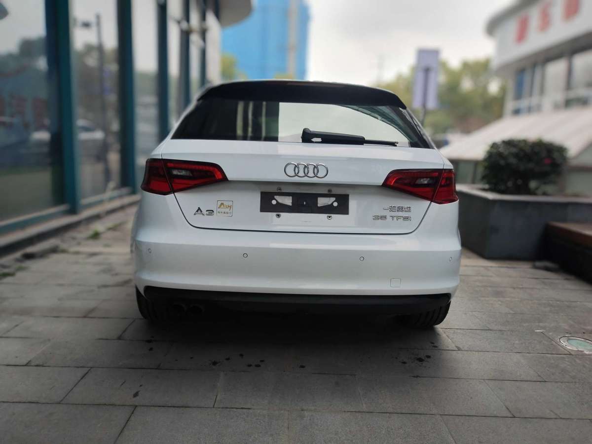 奧迪 奧迪A3  2015款 Sportback 35 TFSI 百萬(wàn)紀(jì)念舒享型圖片