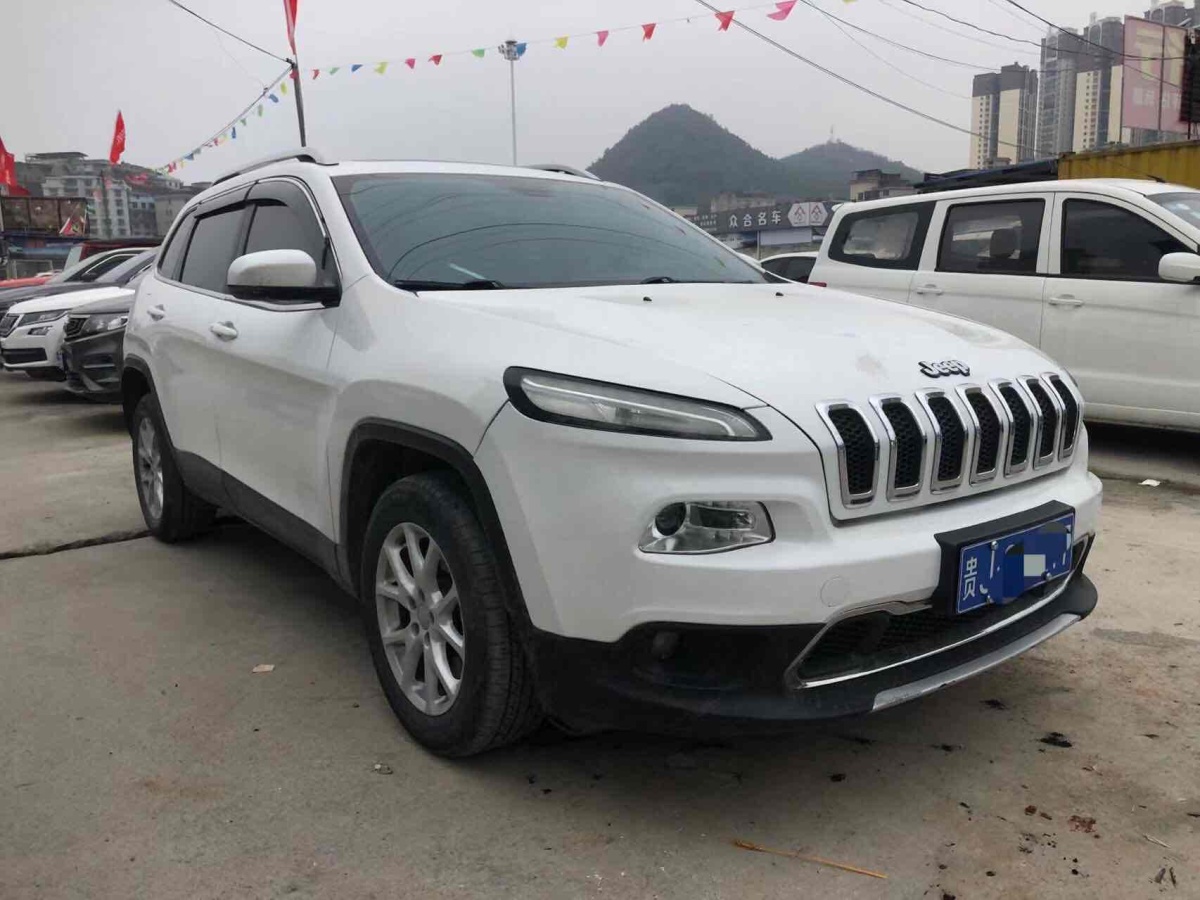 Jeep 自由光  2017款 2.4L 領(lǐng)先智能版圖片