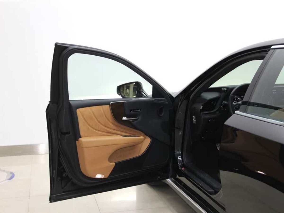 雷克薩斯 LS  2021款 500h 卓越版圖片