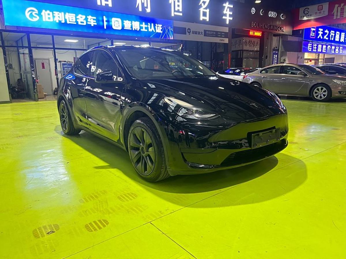 特斯拉 Model 3  2023款 煥新版 后輪驅(qū)動(dòng)圖片