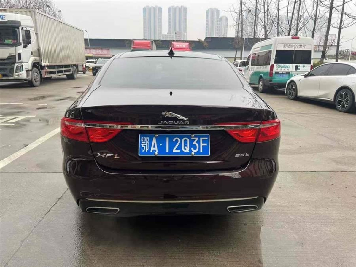 捷豹 XFL  2018款 XFL 2.0T 250PS 豪華版圖片