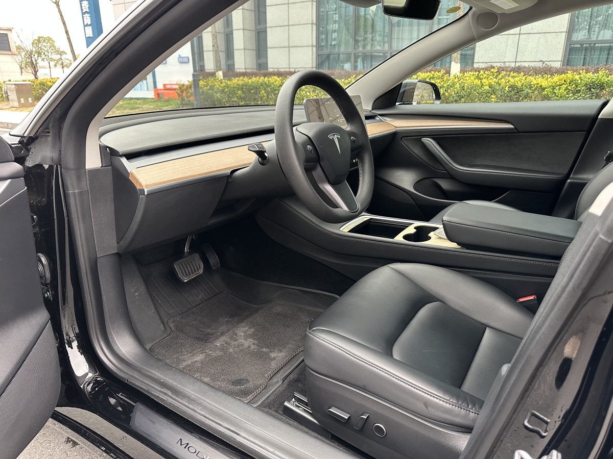 特斯拉 Model Y  2022款 改款 后輪驅(qū)動版圖片