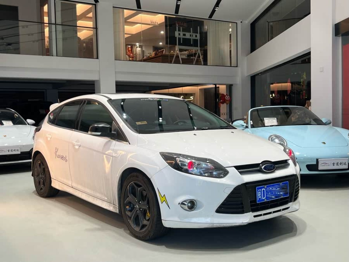 福特 ?？怂? 2012款 兩廂 2.0L 自動豪華運動型圖片
