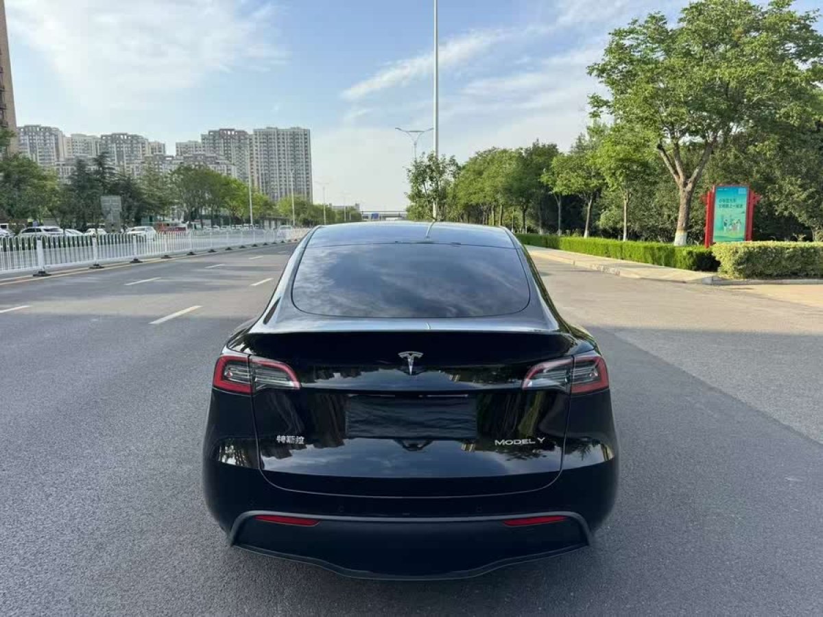 特斯拉 Model Y  2023款 后輪驅(qū)動版圖片
