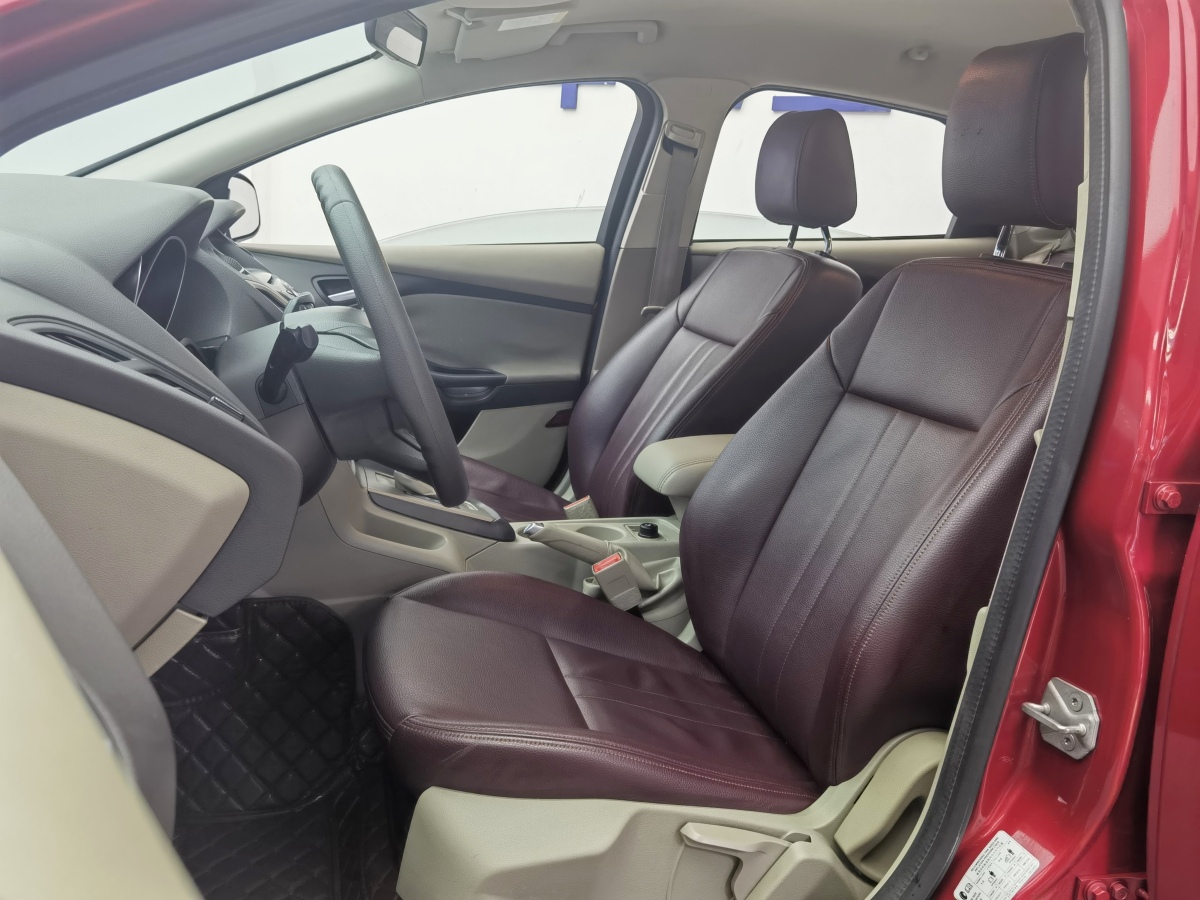2012年12月福特 福克斯  2012款 三厢 1.6L 自动舒适型