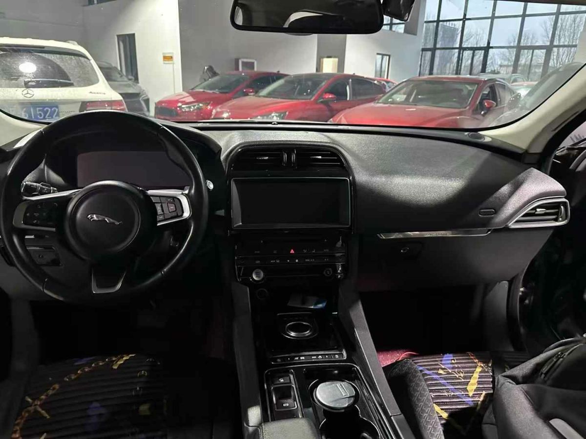 捷豹 XE  2018款 2.0T 200PS 兩驅R-Sport運動版圖片