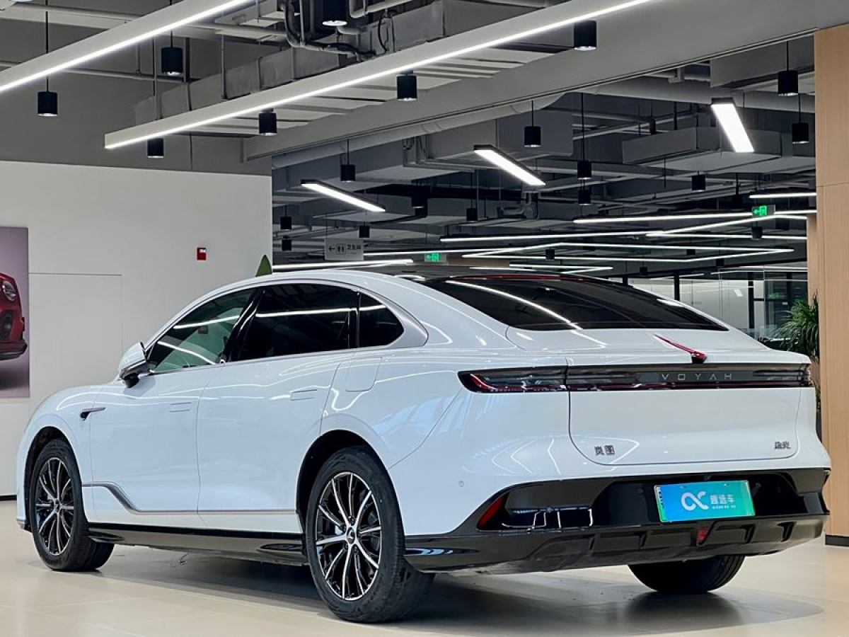 嵐圖 嵐圖追光  2024款 PHEV 四驅(qū)超長續(xù)航行政版圖片