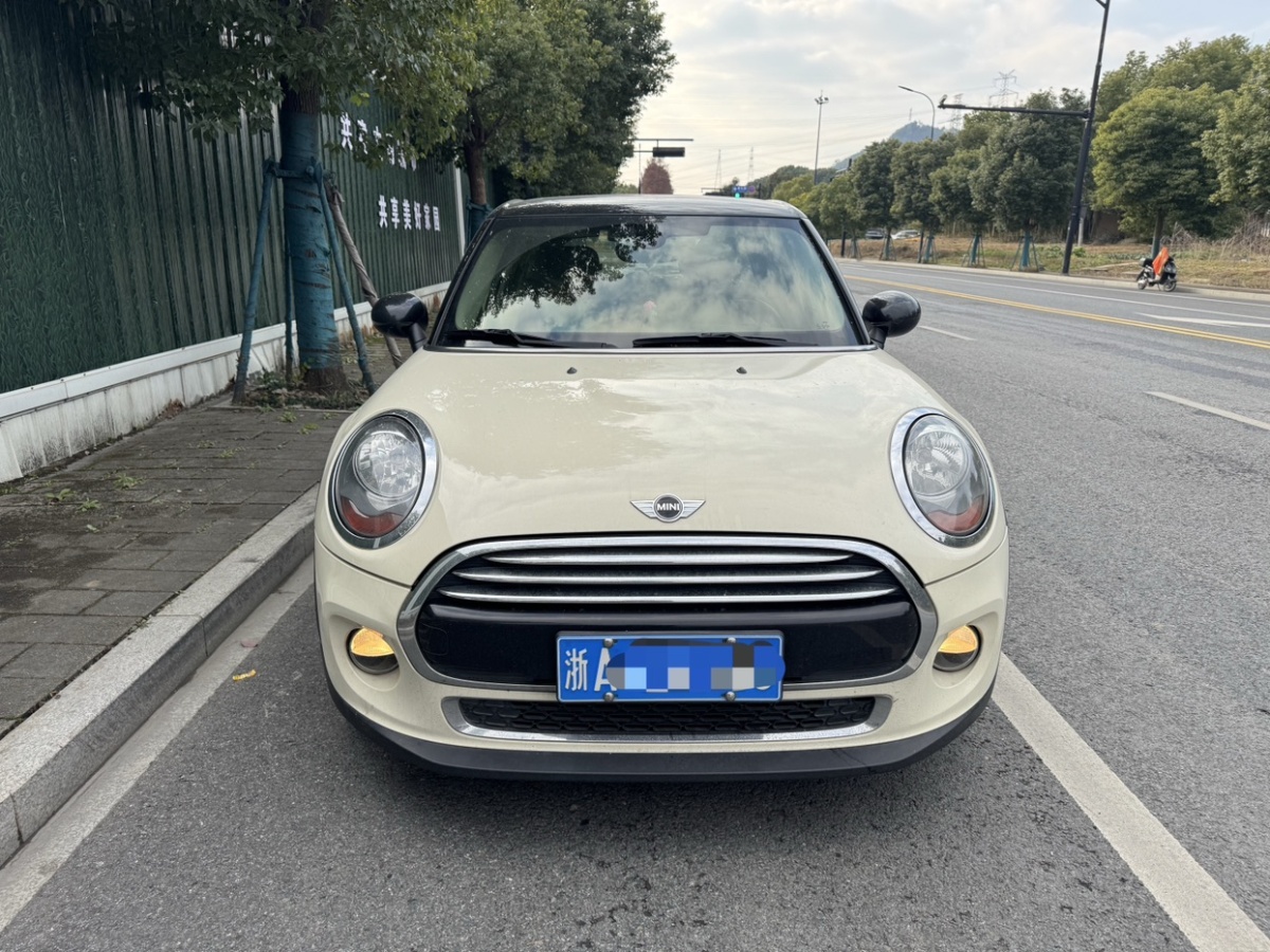 MINI MINI  2017款 1.5T COOPER 冰蓝色限量版 五门版图片