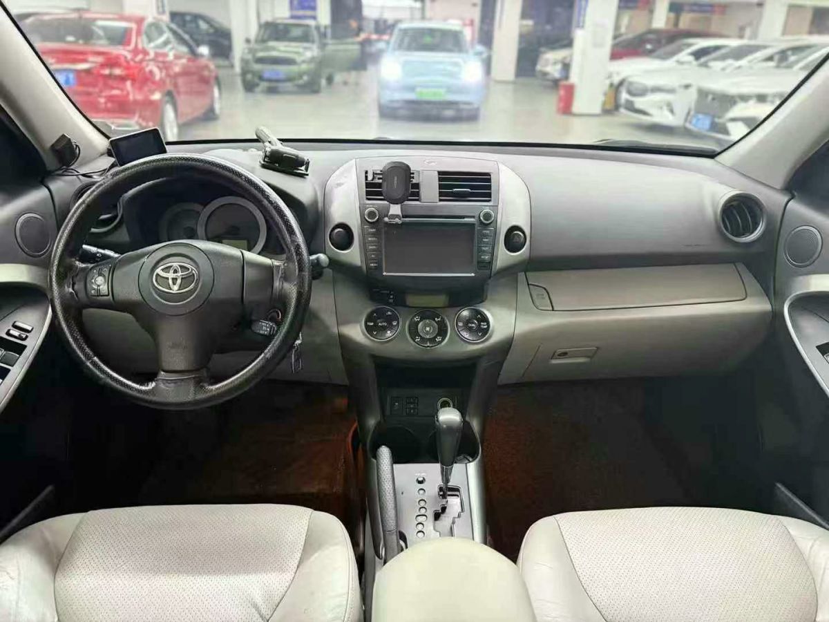 豐田 RAV4  2011款 2.0 四驅(qū)版圖片