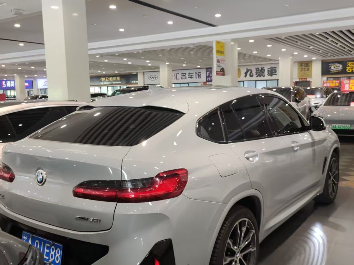 寶馬 寶馬X4  2022款 xDrive 30i M運(yùn)動(dòng)套裝圖片