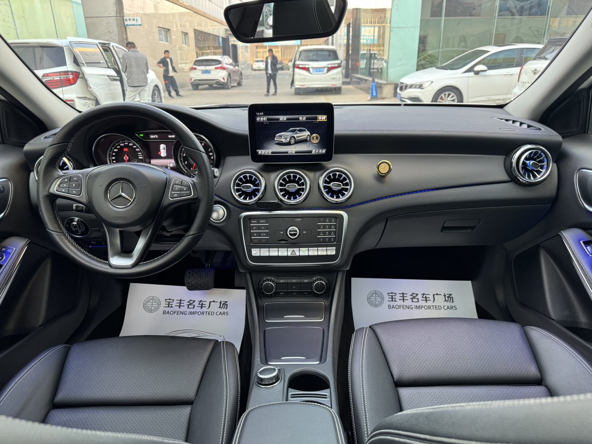 奔馳 奔馳GLA  2018款 GLA 220 4MATIC 運(yùn)動型圖片