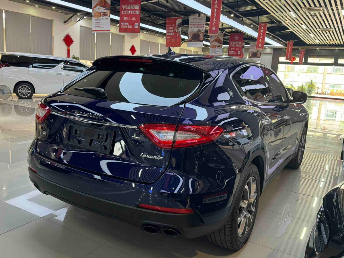 瑪莎拉蒂 Levante  2018款 3.0T 350Hp 標(biāo)準(zhǔn)版圖片