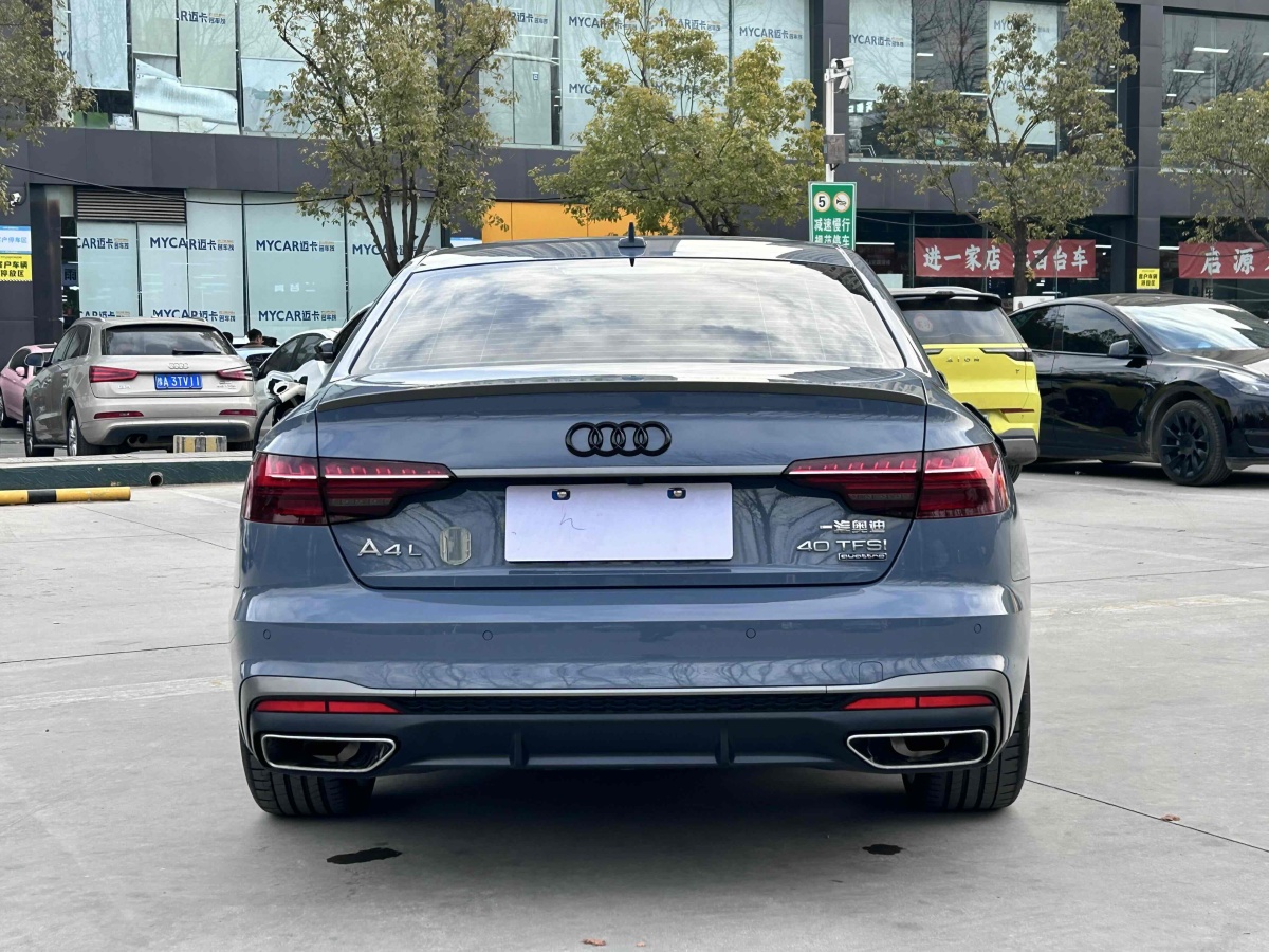 奧迪 奧迪A4L  2022款 40 TFSI quattro RS套件燃速型圖片