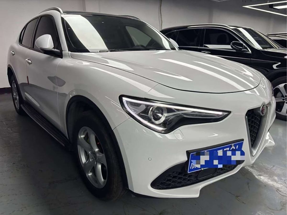 2017年6月阿爾法·羅密歐 Stelvio  2017款 2.0T 200HP 豪華版