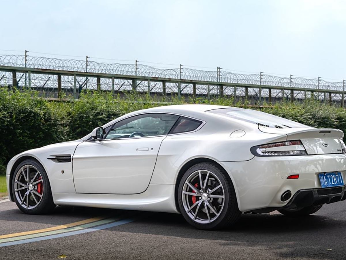 阿斯頓·馬丁 V8 Vantage  2011款 4.7L Sportshift Coupe圖片