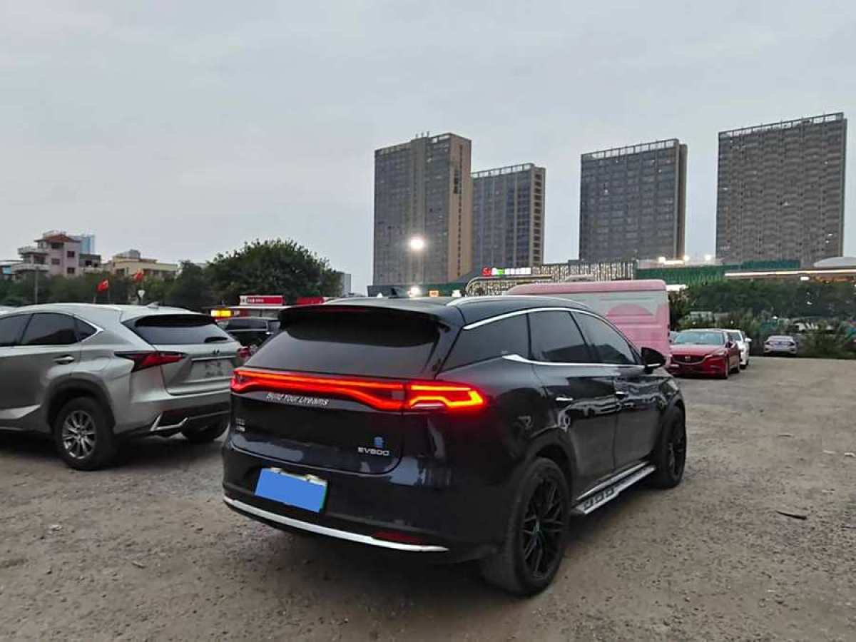 比亞迪 唐新能源  2019款 EV600D 四驅(qū)智聯(lián)創(chuàng)領(lǐng)型 5座圖片