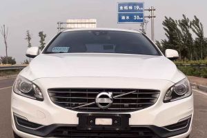 V60 沃爾沃 2.0T 個(gè)性運(yùn)動(dòng)版