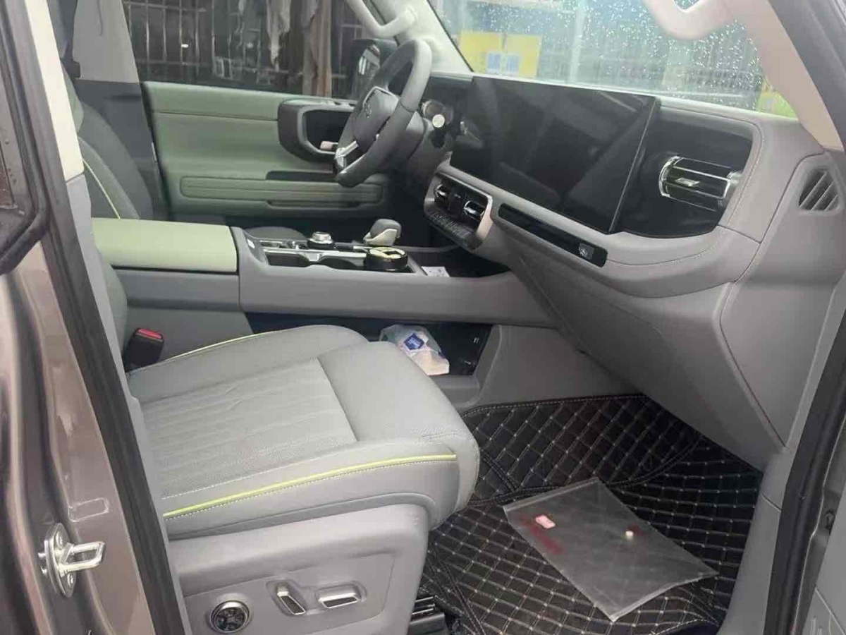 北京 BJ40  2024款 2.0T 城市獵人版 俠客型圖片