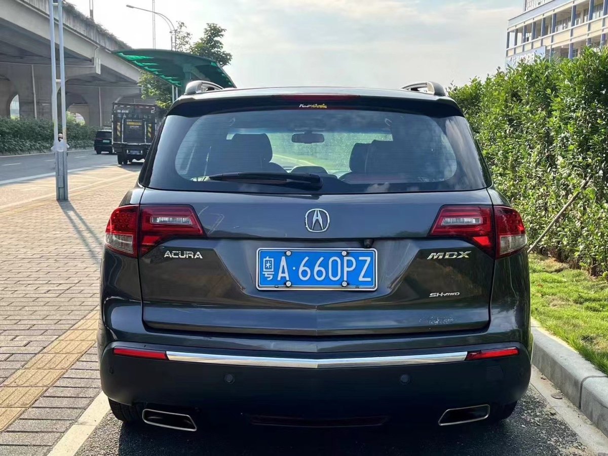 謳歌 MDX  2010款 3.7 標(biāo)準(zhǔn)版圖片