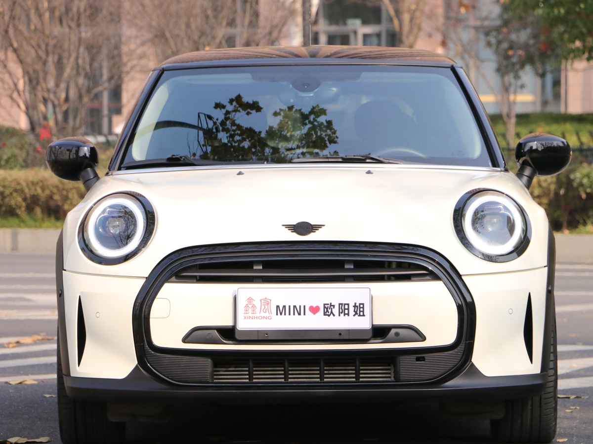 MINI MINI  2023款 改款 1.5T COOPER 藝術(shù)家圖片