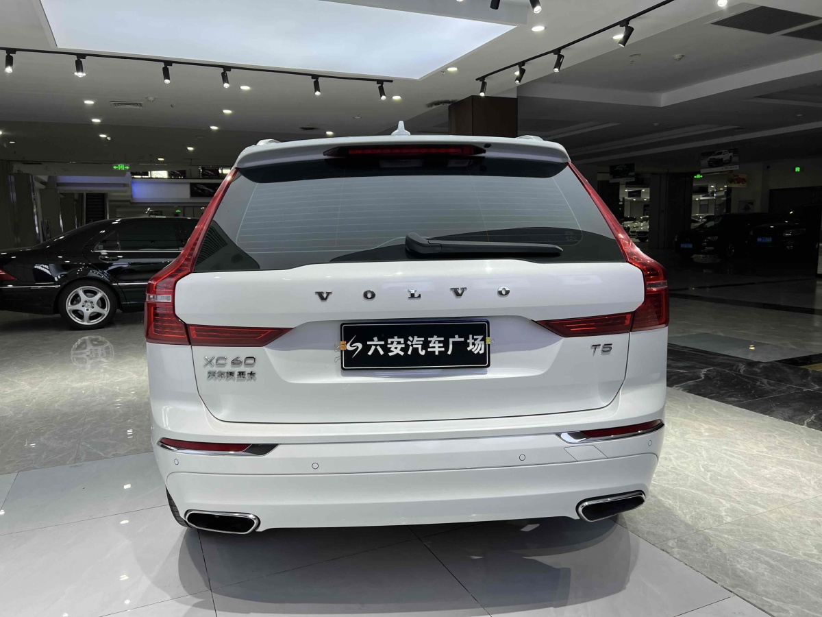 沃爾沃 XC60  2021款 T5 四驅(qū)智遠(yuǎn)豪華版圖片