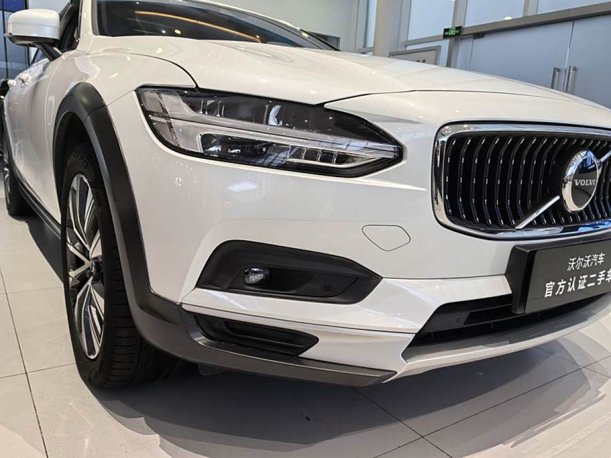 2021年6月沃爾沃 V90  2023款 Cross Country B5 AWD 智遠(yuǎn)版