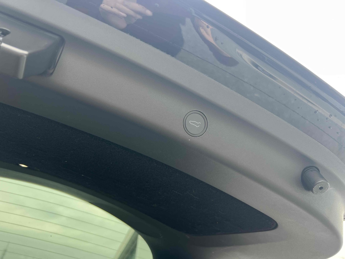 特斯拉 Model Y  2023款 長(zhǎng)續(xù)航全輪驅(qū)動(dòng)版圖片