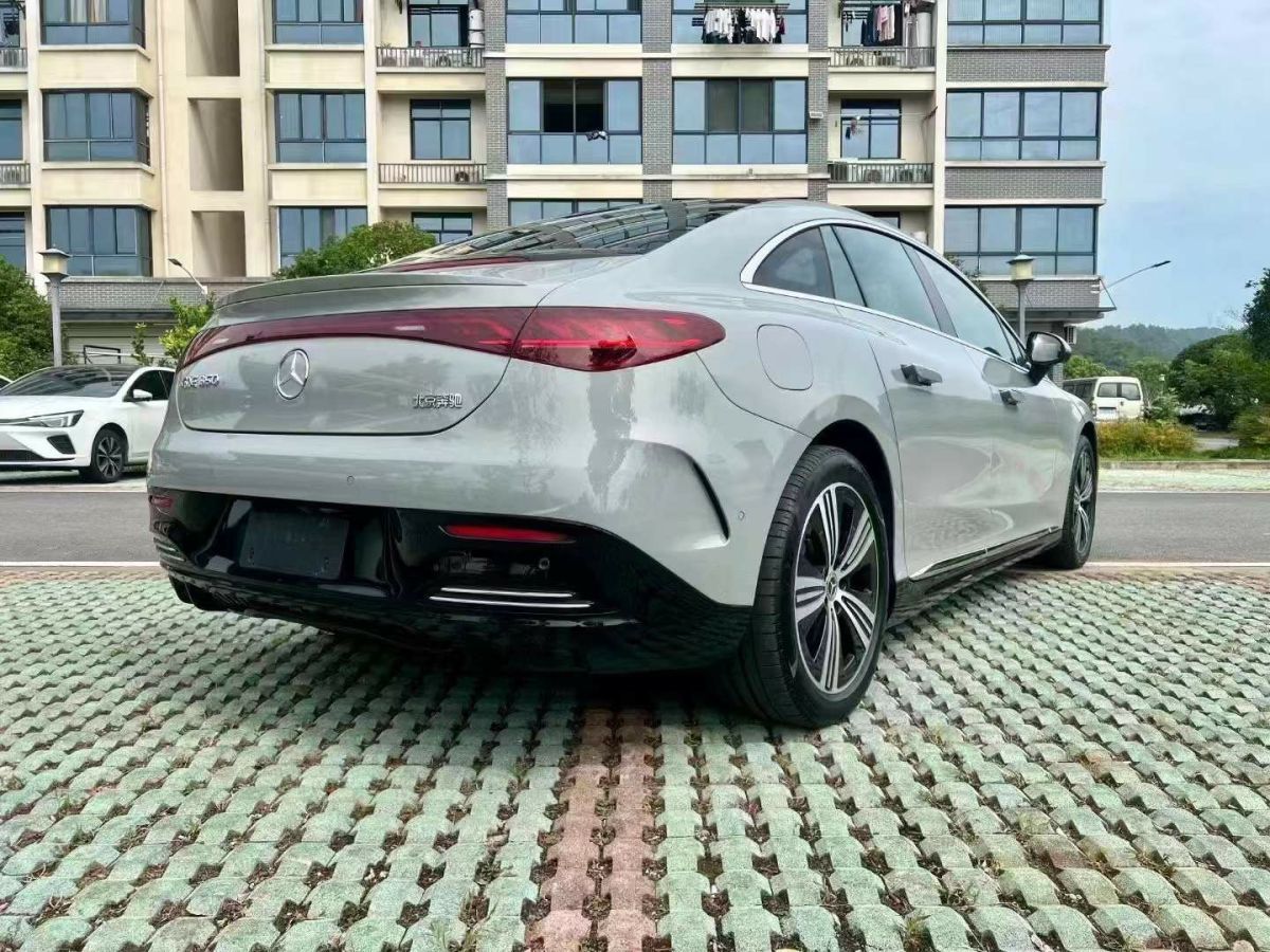 奔馳 奔馳EQE SUV  2023款 350 4MATIC 豪華版圖片