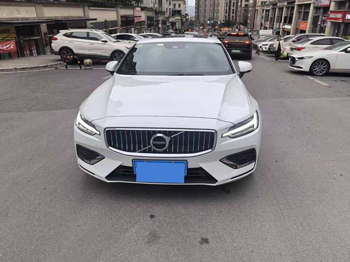 沃爾沃 S60L  2022款 B4 智逸豪華版圖片