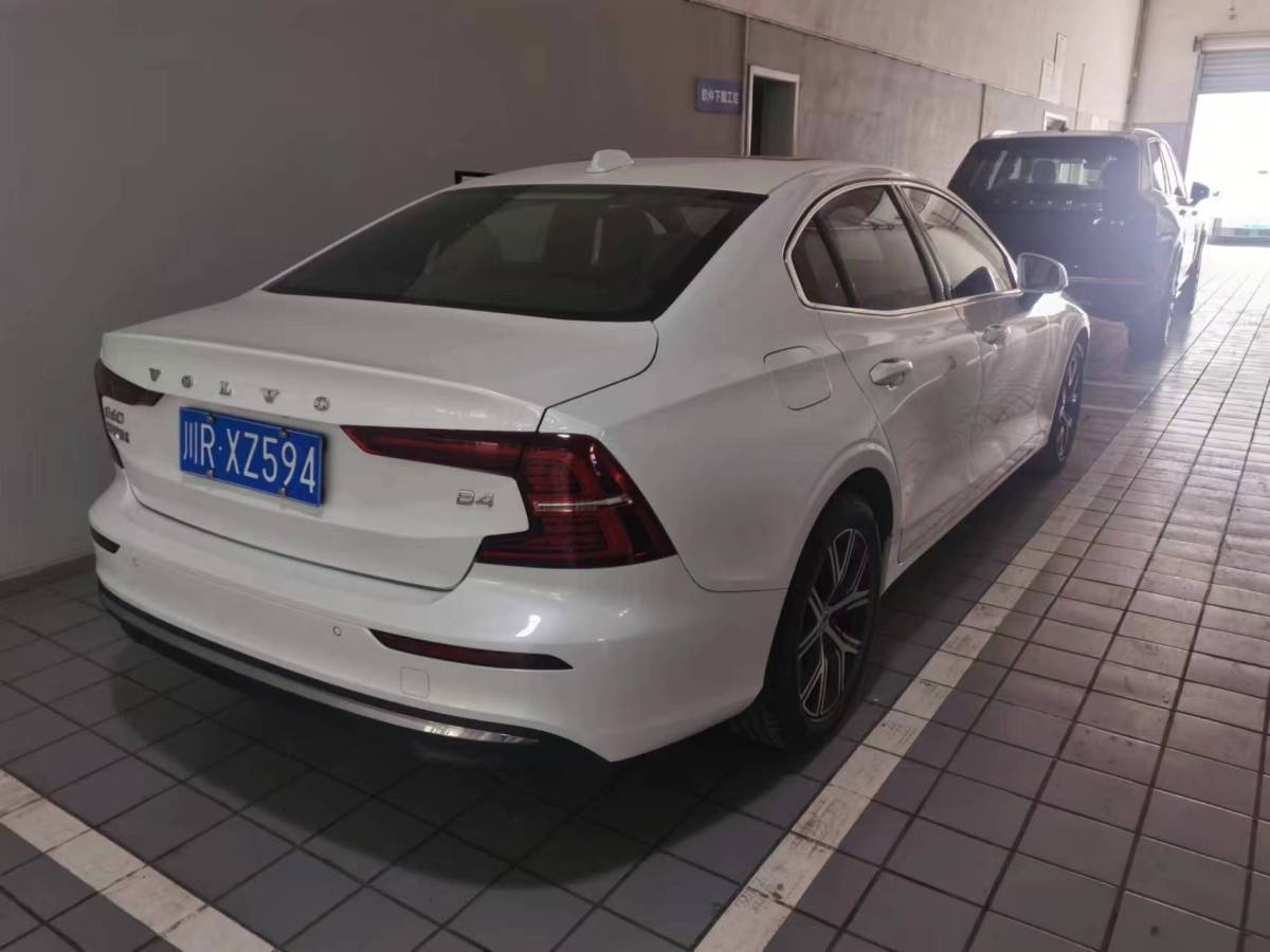 沃爾沃 S60L  2024款 B4 智逸豪華版圖片