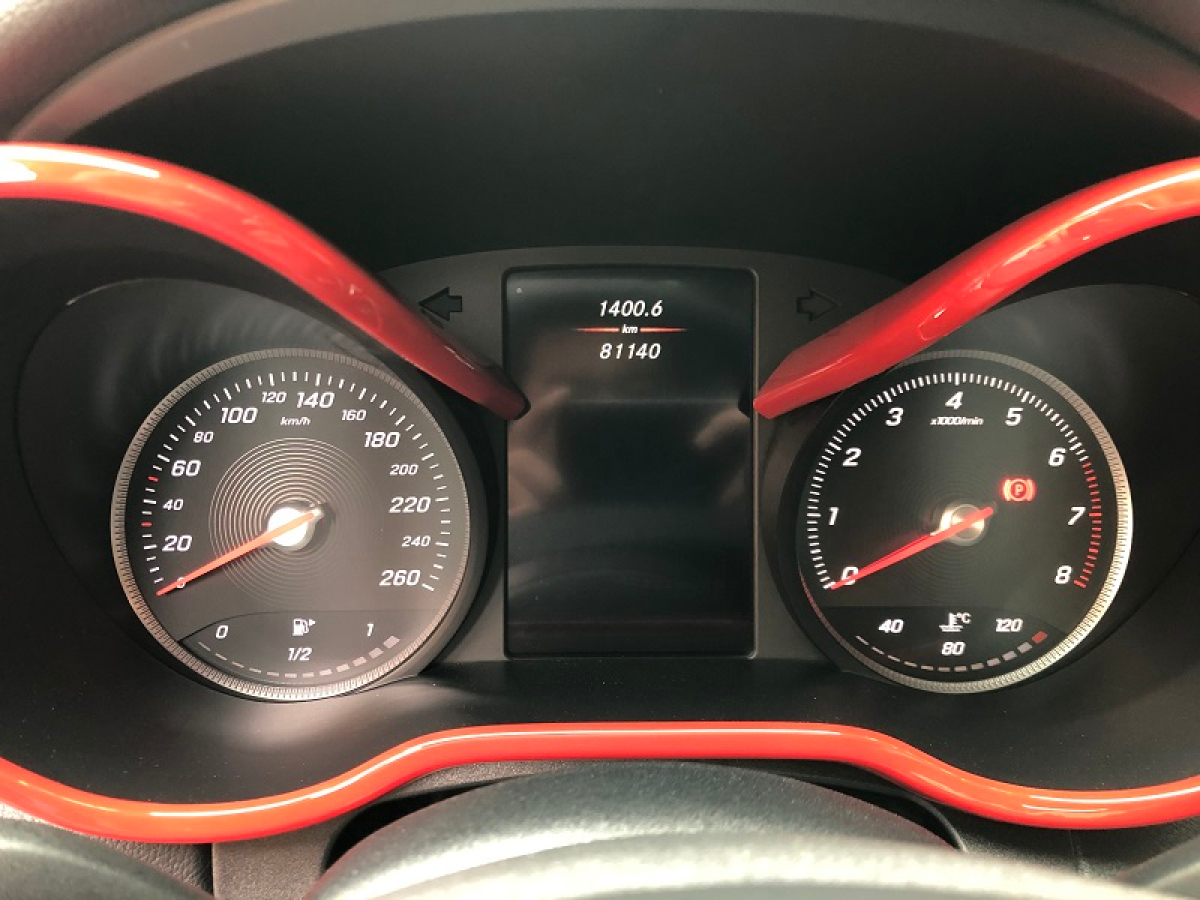 2018年3月奔驰 奔驰C级  2018款 C 200 L 运动版