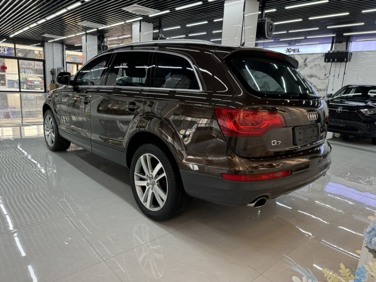 奧迪 奧迪Q7  2013款 35 TFSI 進(jìn)取型圖片