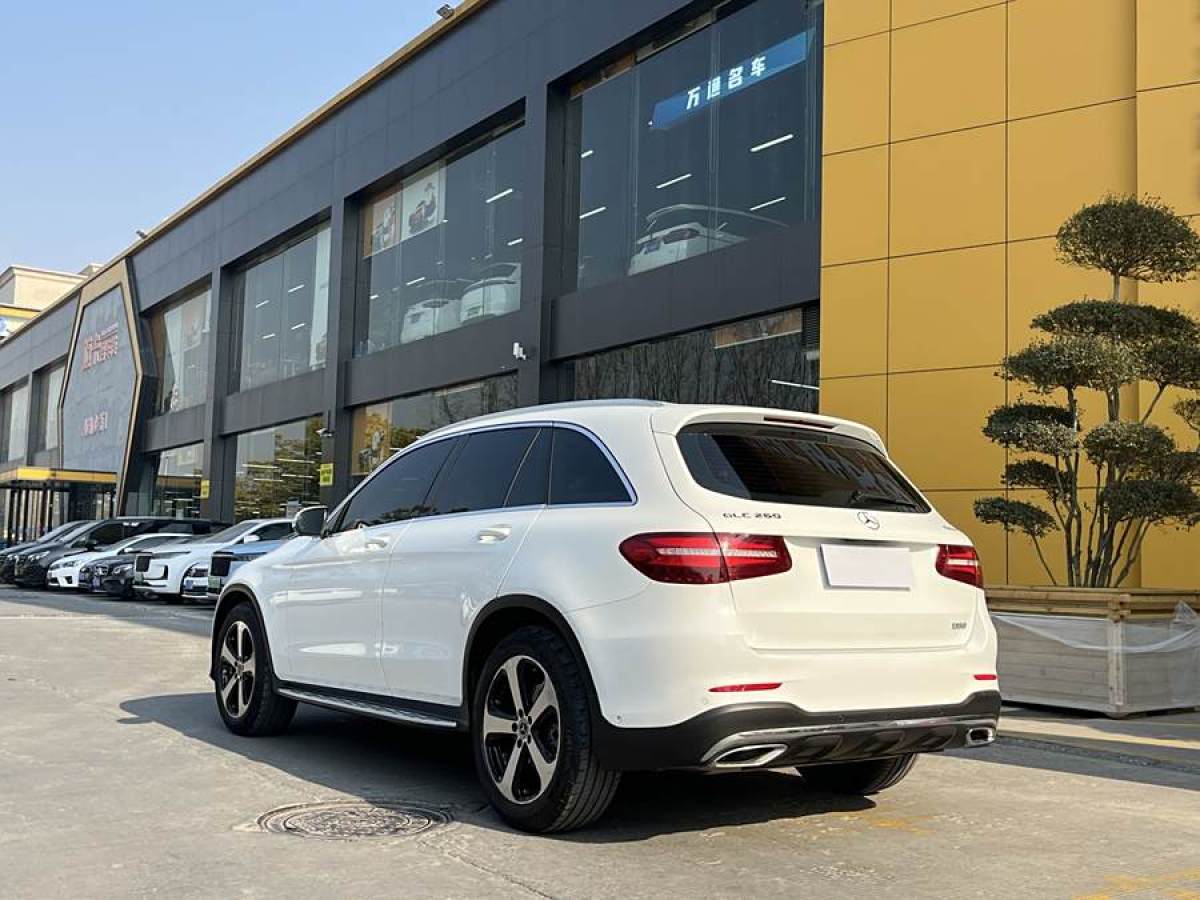 奔馳 奔馳GLC  2018款 改款 GLC 260 4MATIC 豪華型圖片