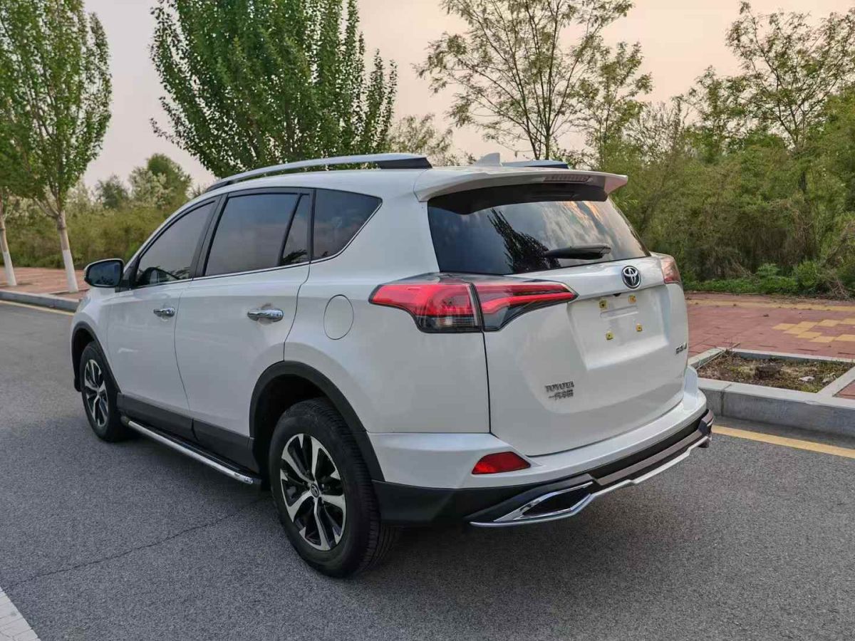 豐田 RAV4 圖片