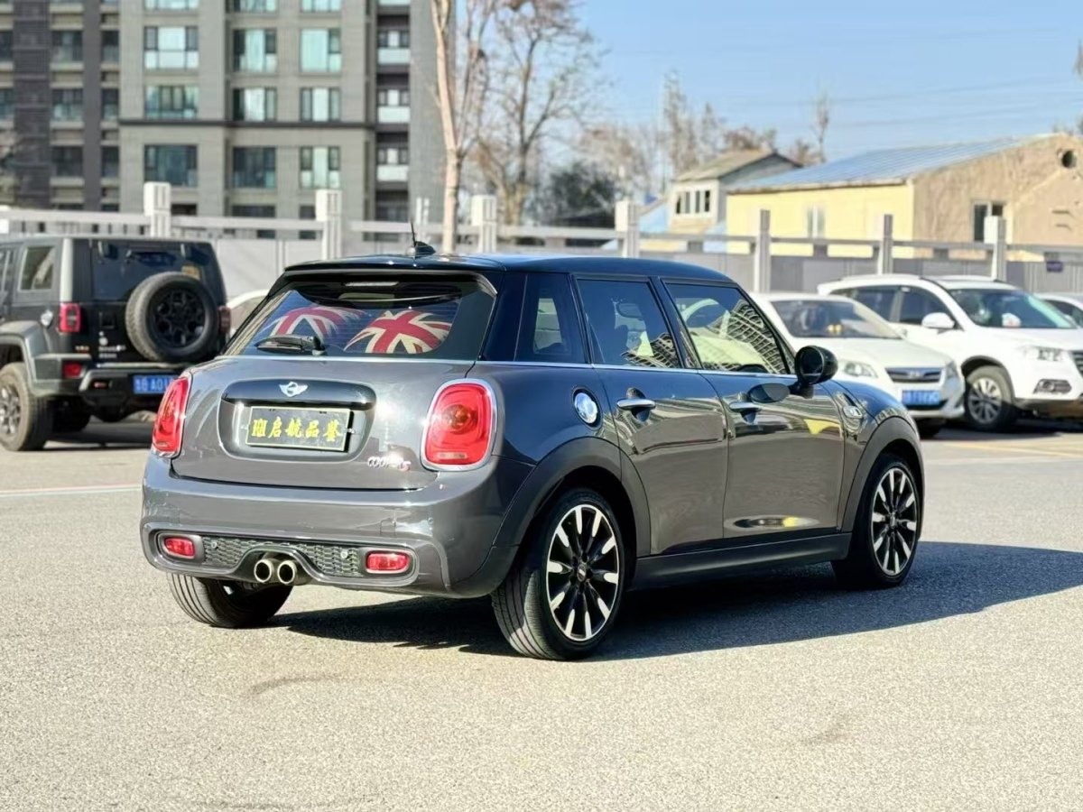 MINI MINI  2015款 2.0T COOPER S 五門版圖片