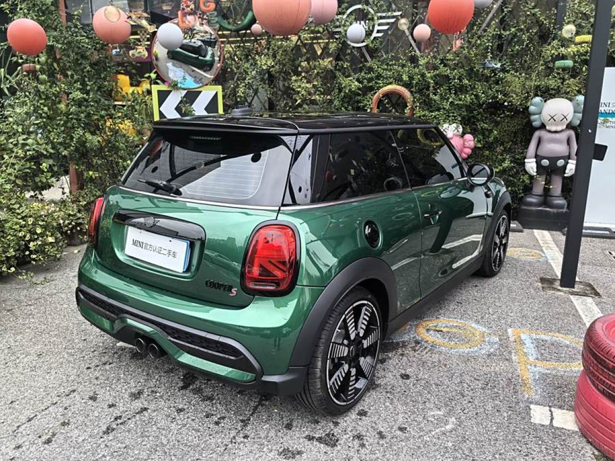 MINI MINI  2023款 改款 2.0T COOPER S 藝術(shù)家圖片