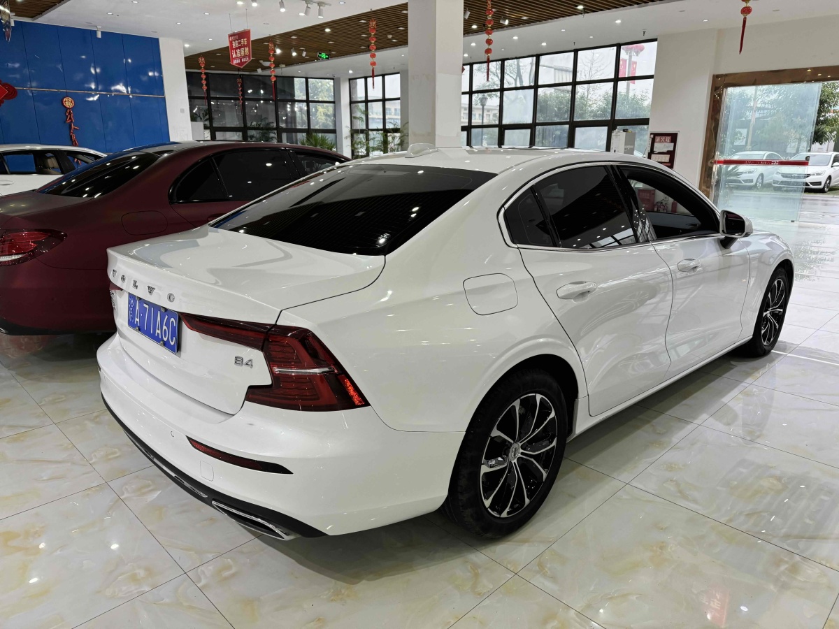 沃爾沃 S60L  2022款 B4 智逸豪華版圖片