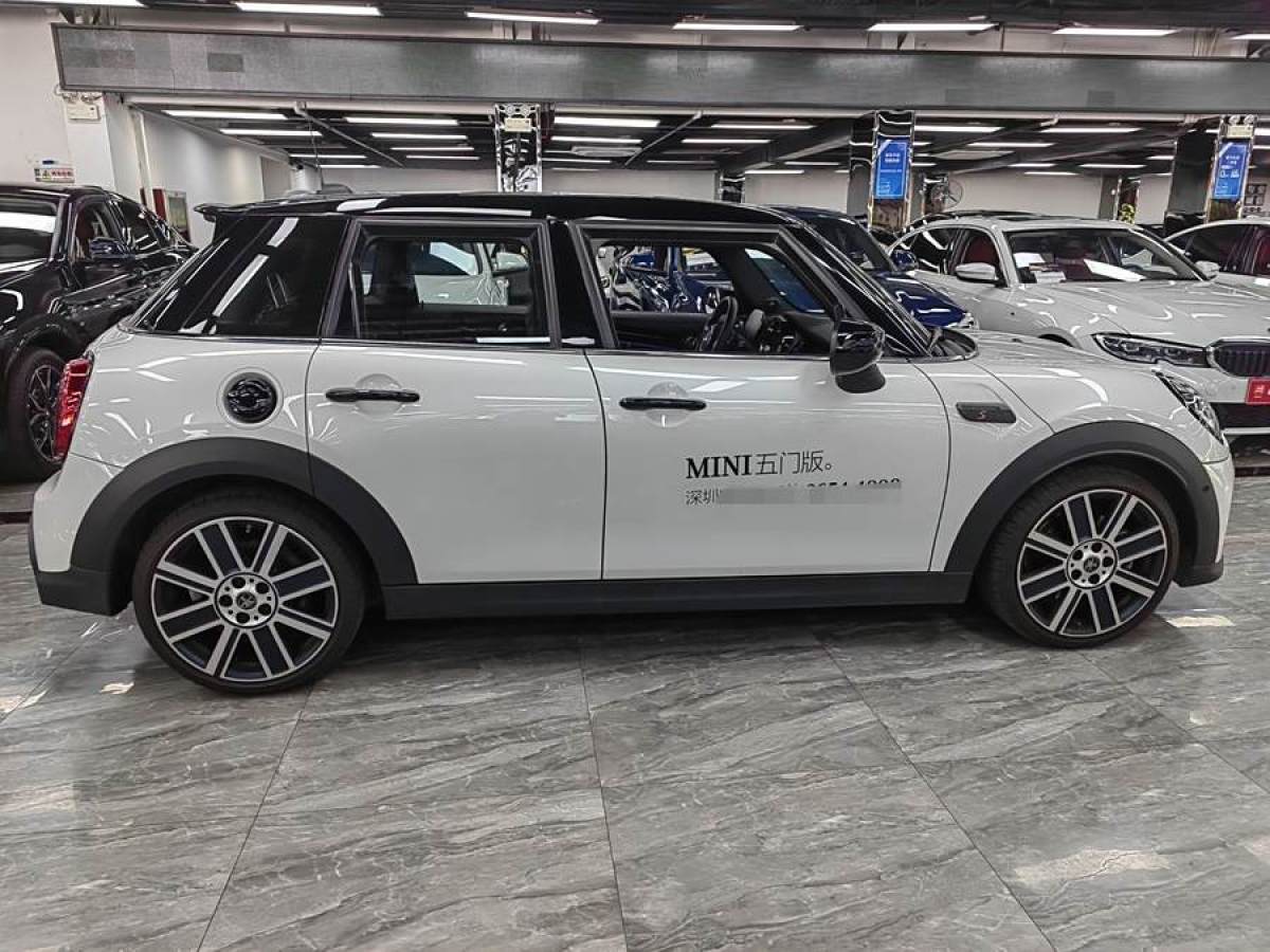 2023年11月MINI MINI  2023款 2.0T COOPER S 藝術(shù)家 五門版