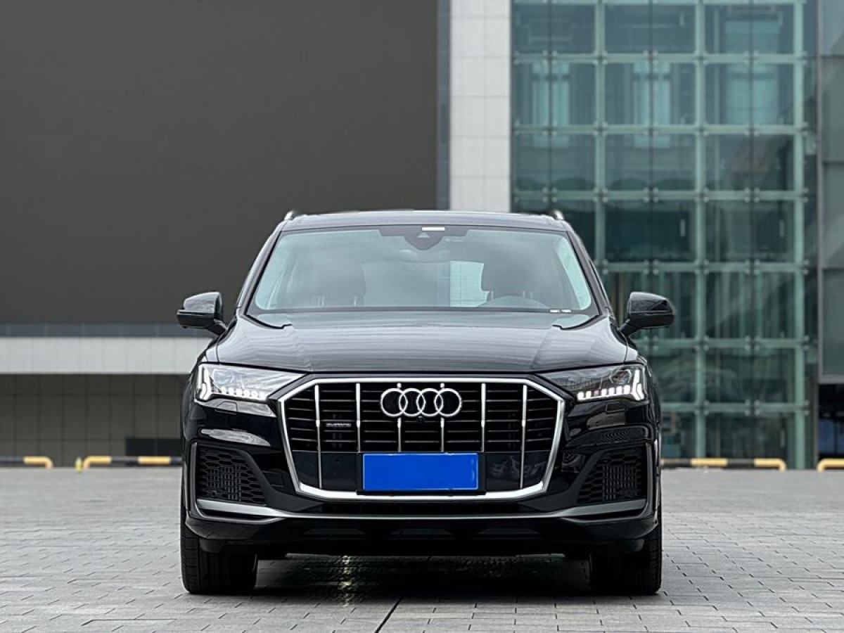 2023年8月奧迪 奧迪Q7  2023款 45 TFSI quattro S line運(yùn)動(dòng)型