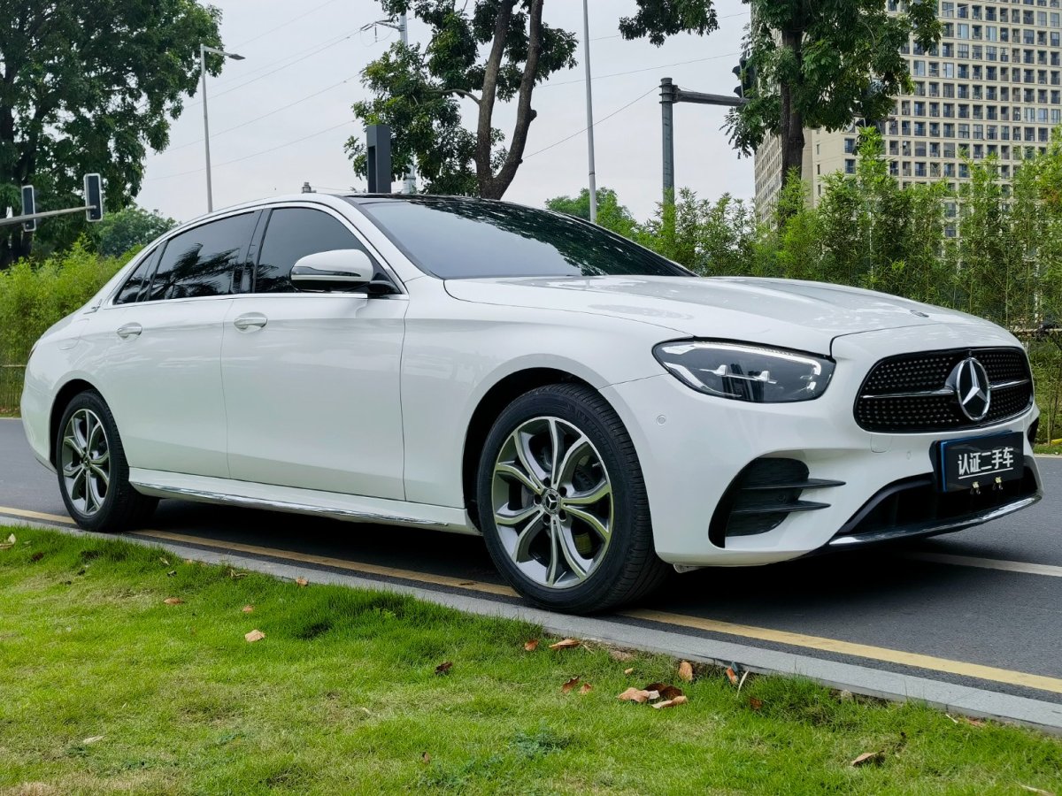 奔馳 奔馳E級  2021款 改款 E 300 L 運動時尚型圖片