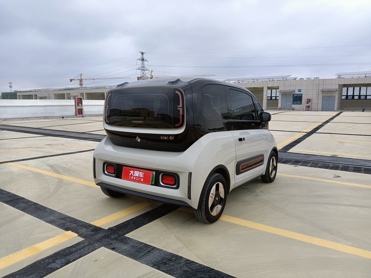 寶駿 寶駿KiWi EV  2021款 藝術(shù)家 三元鋰圖片