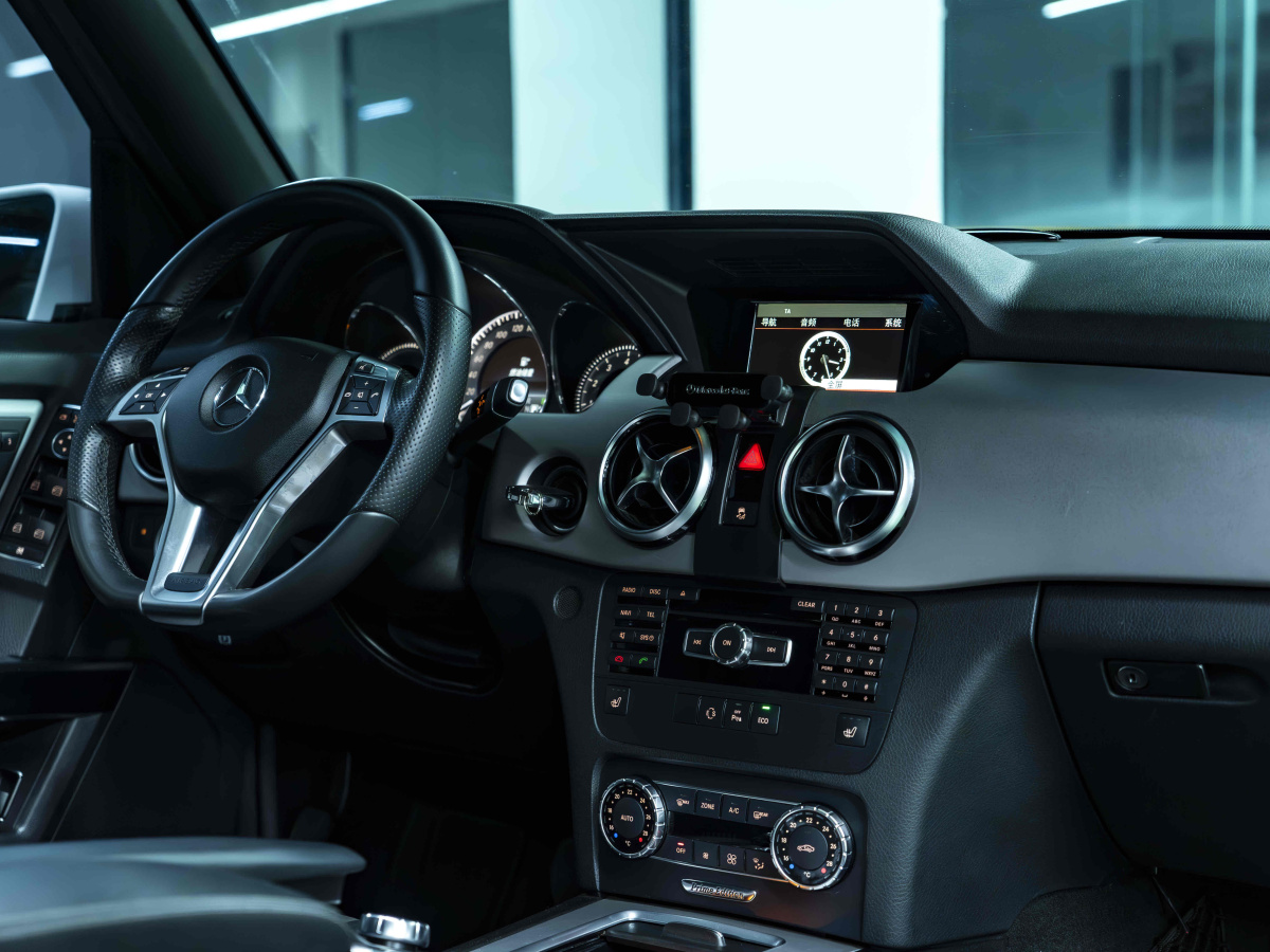 奔驰 奔驰GLK级  2015款 GLK 260 4MATIC 时尚型 极致版图片