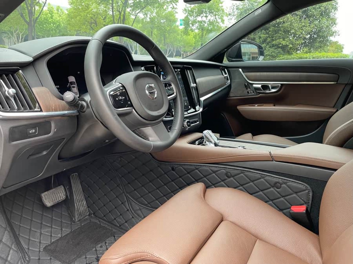 沃爾沃 S90  2024款 B5 智遠(yuǎn)豪華版圖片