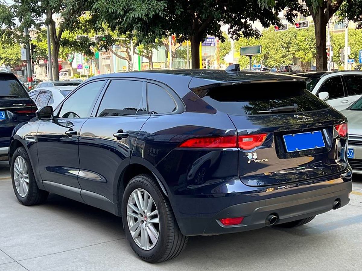 捷豹 F-PACE  2018款 2.0T 兩驅(qū)都市尊享版圖片