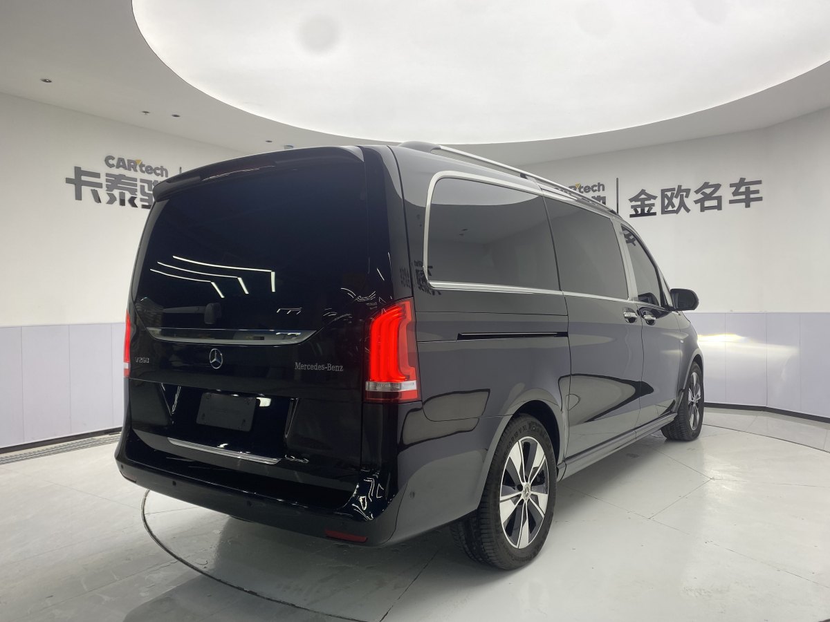 奔馳 V級(jí)  2022款 V 260 L 長軸距尊貴版圖片