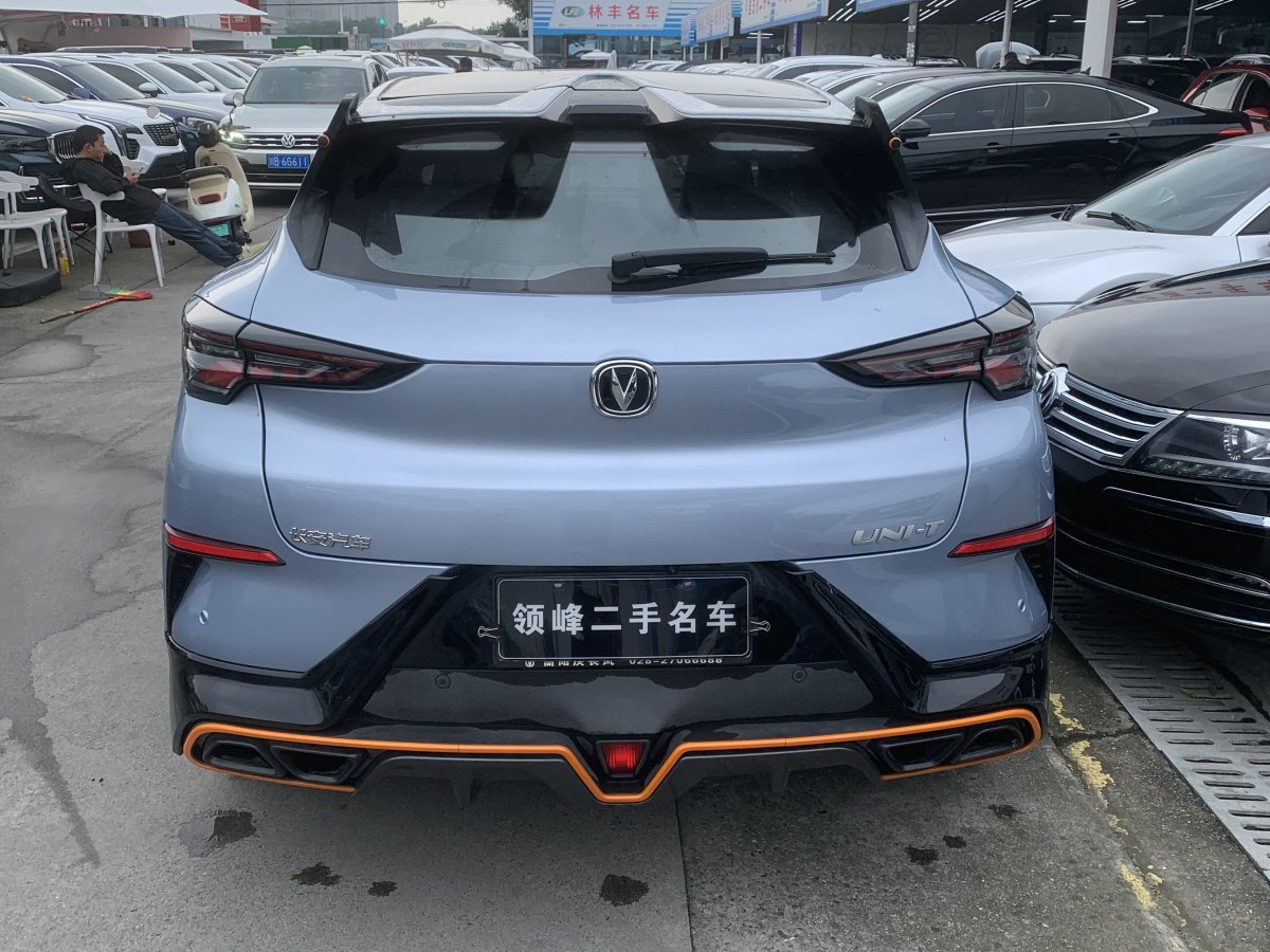 長(zhǎng)安 UNI-T  2022款 1.5T 運(yùn)動(dòng)版 旗艦型圖片