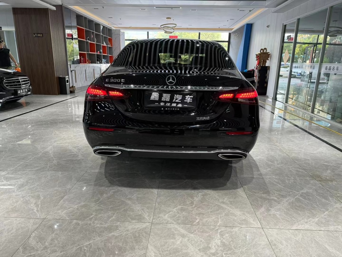 奔馳 奔馳E級(jí)  2021款 E 300 L 時(shí)尚型圖片