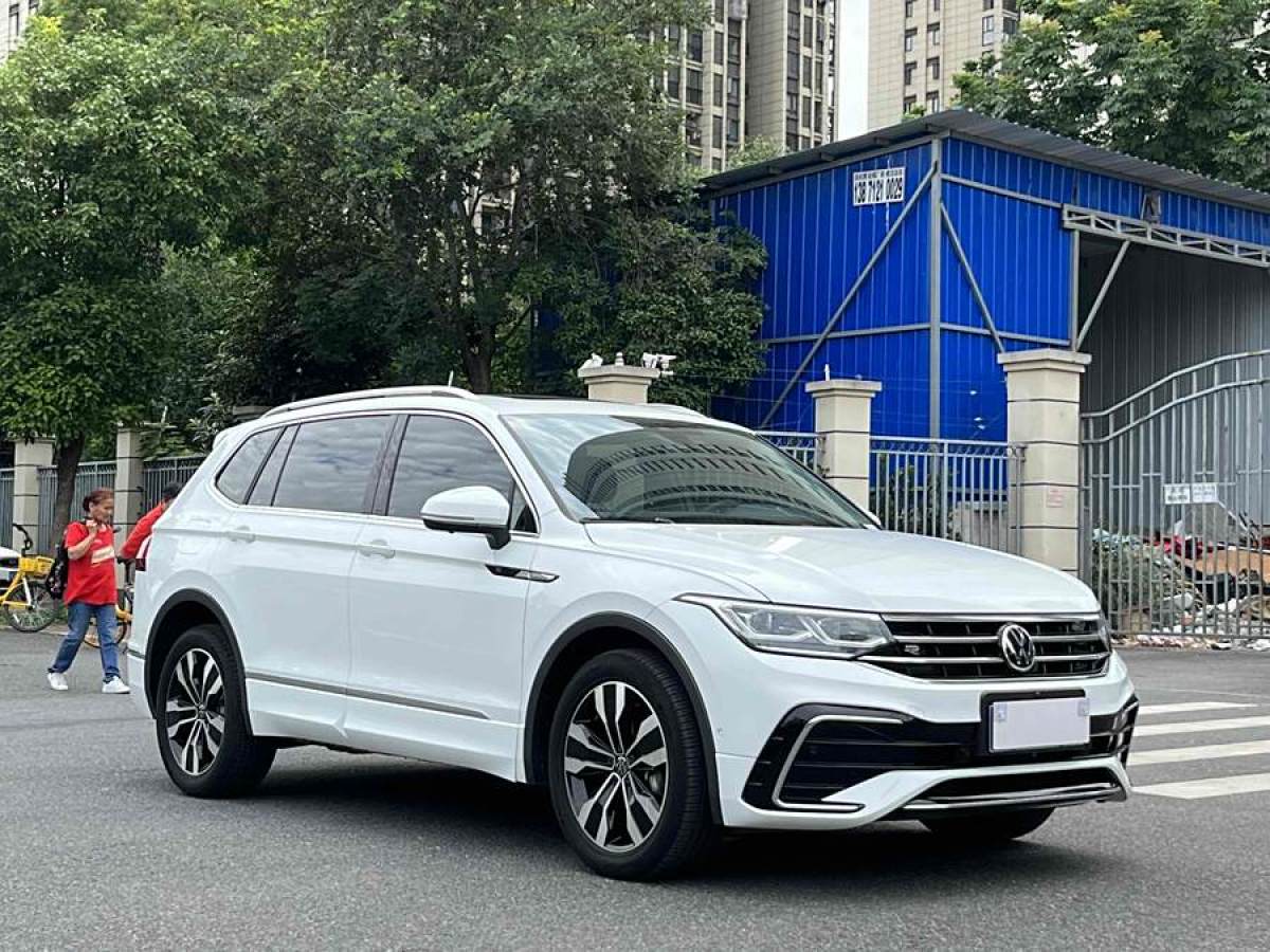 大眾 途觀L  2023款 改款 330TSI 自動(dòng)兩驅(qū)R-Line越享版圖片