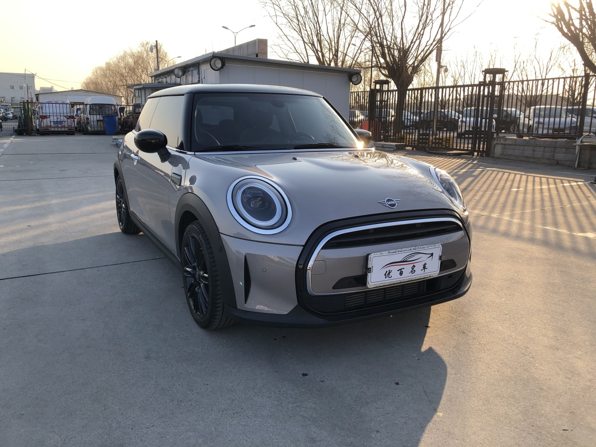 MINI MINI  2022款 改款 1.5T COOPER 藝術(shù)家圖片